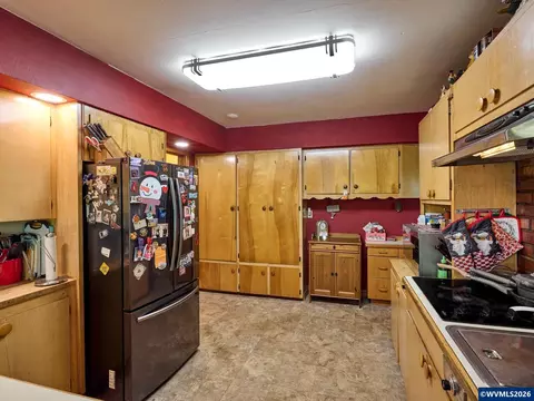Kitchen - 5724 Anderson Rd S, Aurora, OR 97002 photo 1 of 4