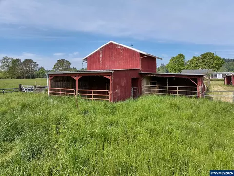 Exterior - 5724 Anderson Rd S, Aurora, OR 97002 photo 9 of 13