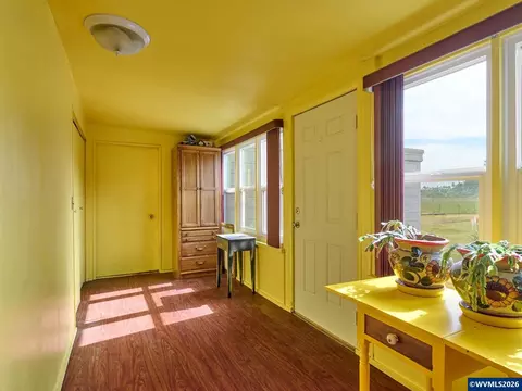 Entry Way - 5724 Anderson Rd S, Aurora, OR 97002 photo 2 of 2