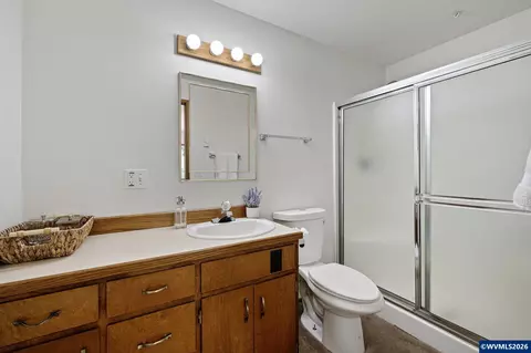 Bath - 90402 Marcola Rd, Springfield, OR 97478 photo 5 of 5