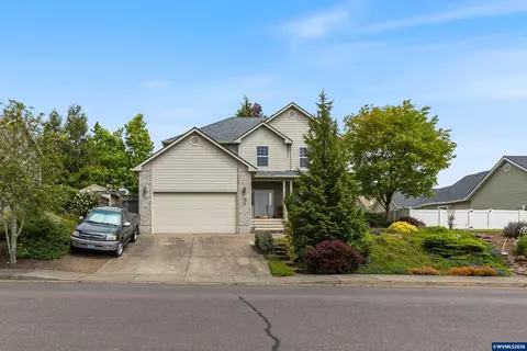 310 NW Foxglove St, Dallas, OR 97338
