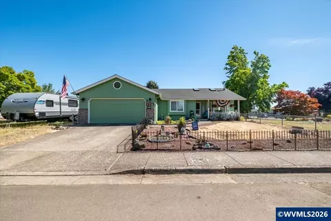 772 Cherry Blossom Ln, Lebanon, OR 97355