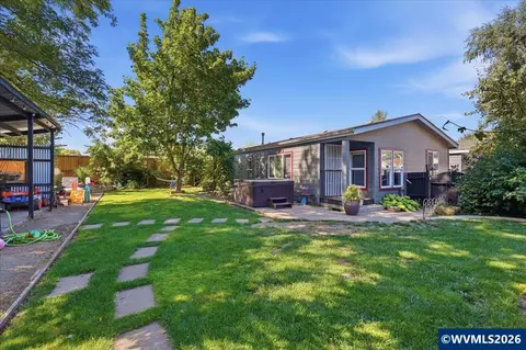 4260 Glenwood Dr SE, Salem, OR 97317