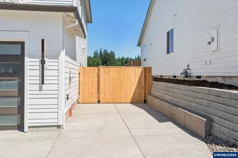 Exterior - 769 Riley Dr, Silverton, OR 97381 photo 6 of 6
