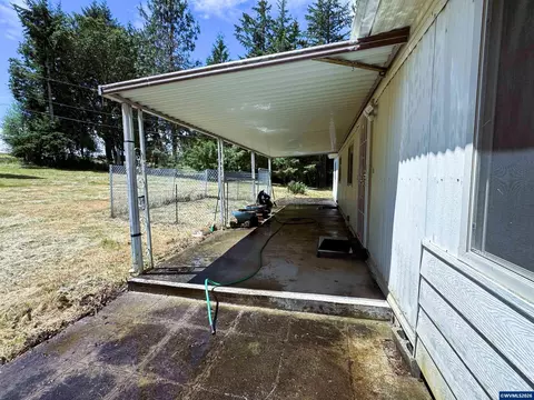 27690 Fern Ridge Rd, Sweet Home, OR 97386