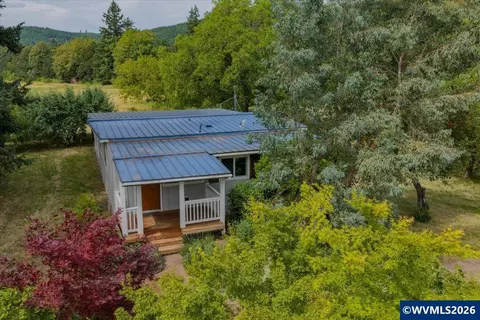 37625 Sunset Ln, Brownsville, OR 97327