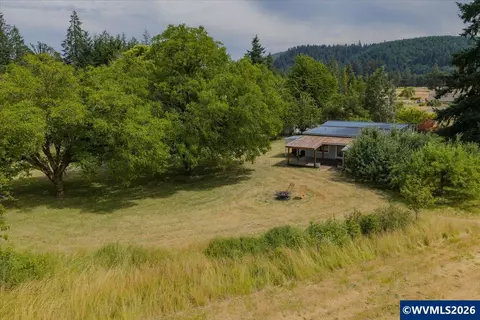 37625 Sunset Ln, Brownsville, OR 97327
