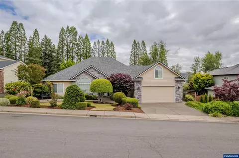1371 Ranier Lp Lp NW, Salem, OR 97304