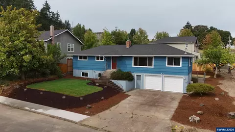 210 Walnut Dr S, Monmouth, OR 97361
