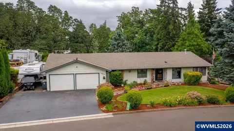 1360 SW Laurelwood Dr, Dallas, OR 97338