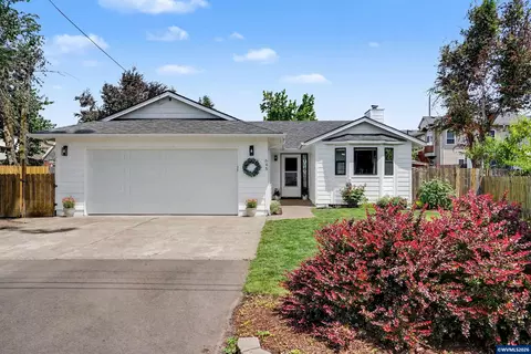 645 John St, Mount Angel, OR 97362