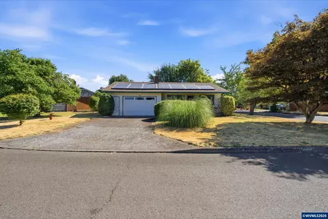 1404 Umpqua Rd, Woodburn, OR 97071
