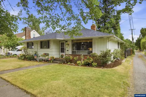 1755 Madison St NE, Salem, OR 97301