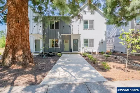 3751 Village Center Dr SE, Salem, OR 97302