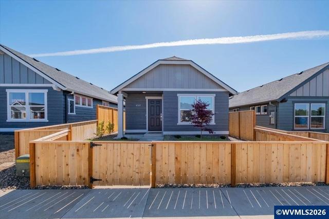 4747 Harrier St SE, Albany, OR 97322