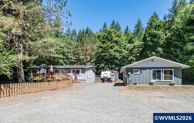 43077 N River Dr, Sweet Home, OR 97386