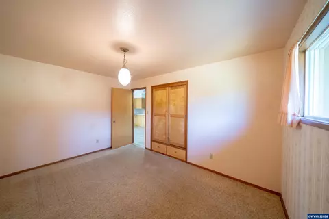 Bedroom - 11124 Wagner Rd, Lyons, OR 97358 photo 3 of 4