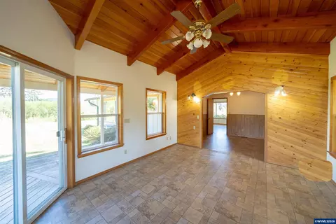 Living - 11124 Wagner Rd, Lyons, OR 97358 photo 7 of 7