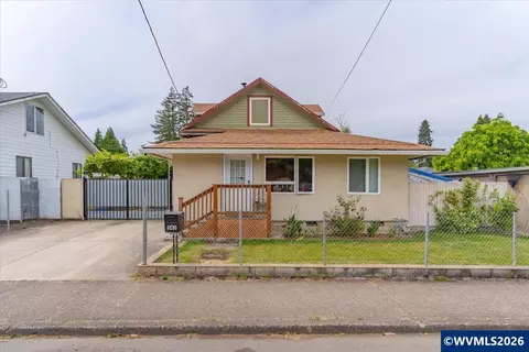 341 25th St SE, Salem, OR 97301