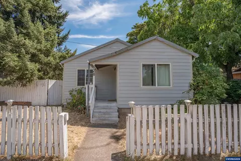 628 Oak St, Brownsville, OR 97327