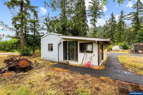Exterior - 40637 Shoreline Dr, Lyons, OR 97358 photo 11 of 12
