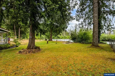 Exterior - 40637 Shoreline Dr, Lyons, OR 97358 photo 8 of 12
