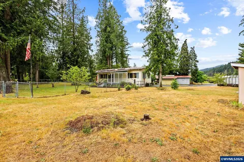 Exterior - 40637 Shoreline Dr, Lyons, OR 97358 photo 9 of 12