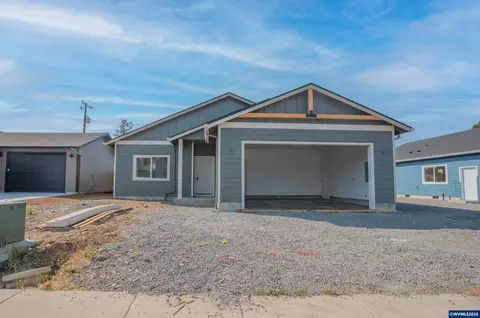 4517 Live Oak St, Sweet Home, OR 97386