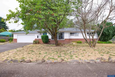 2420 Pine Ln SE, Albany, OR 97322