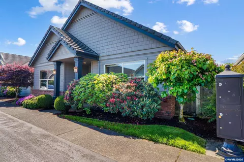 2030 Lakeland Way, Eugene, OR 97408