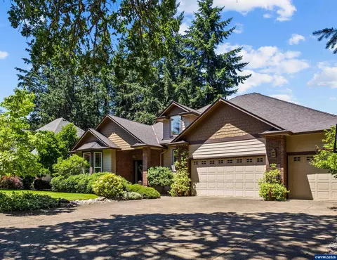 3355 Huckleberry Ct S, Salem, OR 97302