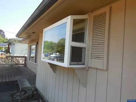 Exterior - 542 Clarmar Dr NE, Salem, OR 97301 photo 5 of 5