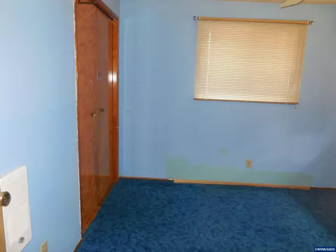 Bedroom - 542 Clarmar Dr NE, Salem, OR 97301 photo 6 of 6