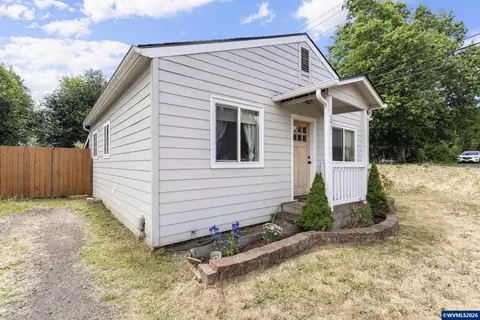 297 SW Walnut Ave, Dallas, OR 97338