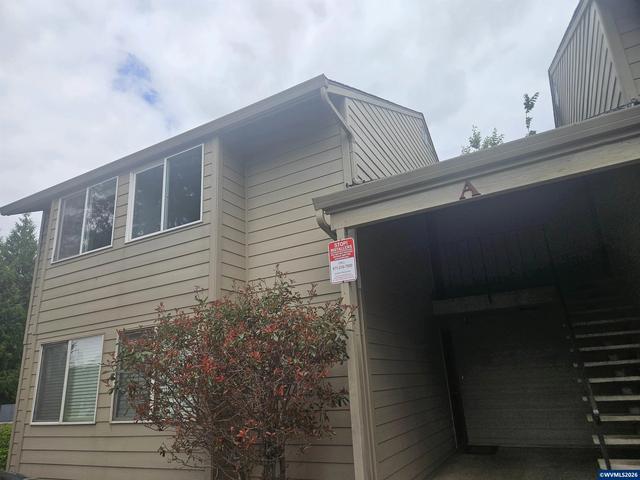 1060 Park Apt A2 Ave, Woodburn, OR 97071
