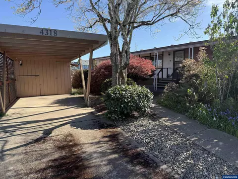 4318 Essex St SE, Salem, OR 97317