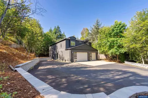 13550 SE Clatsop St, Happy Valley, OR 97086
