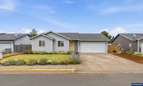 967 Jessicas Ct SE, Albany, OR 97322