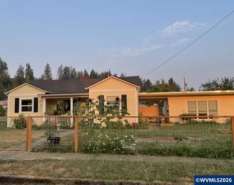 914 4th Ave, Sweet Home, OR 97386