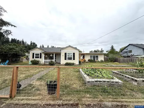 914 4th Ave, Sweet Home, OR 97386