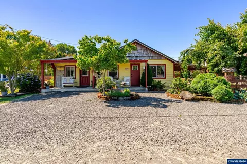 362 E Washington Ave, Brownsville, OR 97327