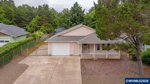 50 Pacific St, Depoe Bay, OR 97341