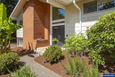 7350 NW Valley View Dr, Corvallis, OR 97330