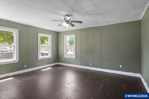 Living - 4815 Rickman Rd NE, Keizer, OR 97303 photo 5 of 6