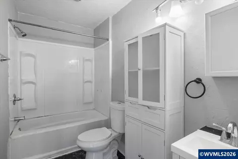Bath - 4815 Rickman Rd NE, Keizer, OR 97303 photo 2 of 2