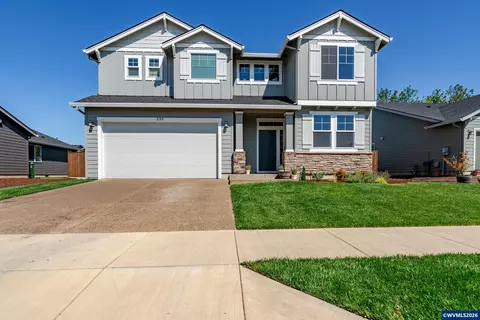 235 Walnut St, Mount Angel, OR 97362