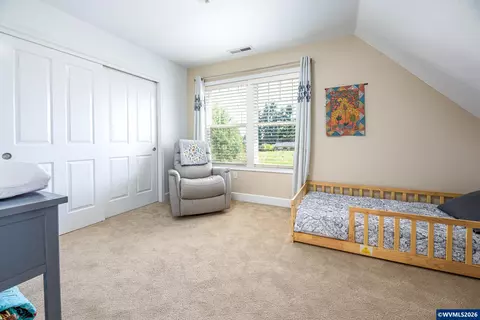 Bedroom - 38 Denmark Lp Lp, Silverton, OR 97381 photo 5 of 8