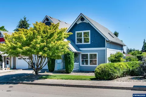 Exterior - 38 Denmark Lp Lp, Silverton, OR 97381 photo 2 of 11
