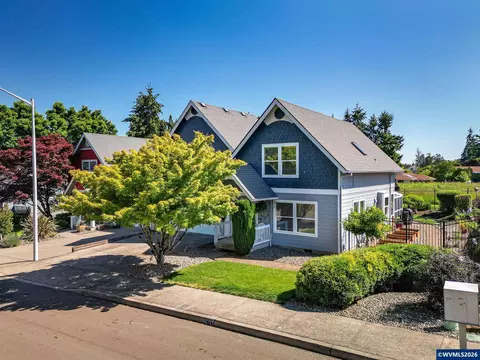 Exterior - 38 Denmark Lp Lp, Silverton, OR 97381 photo 1 of 11