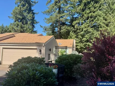 1889 Lexington Cir SE, Salem, OR 97306